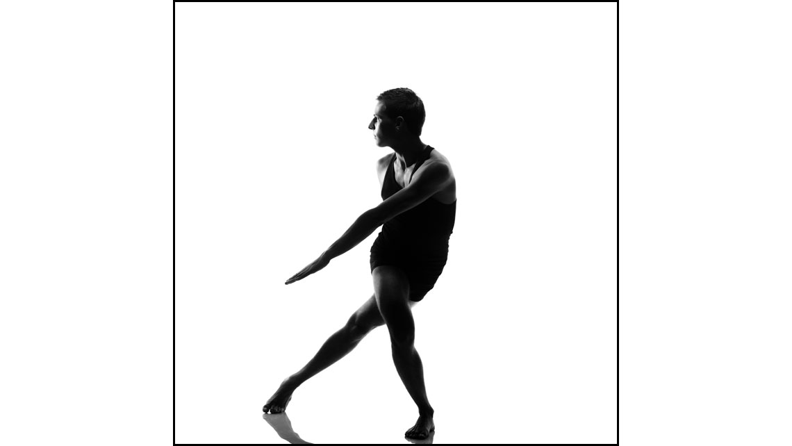 Portrait en noir et blanc de Camille, danseur au Conservatoire de Bordeaux. © Richard Nourry