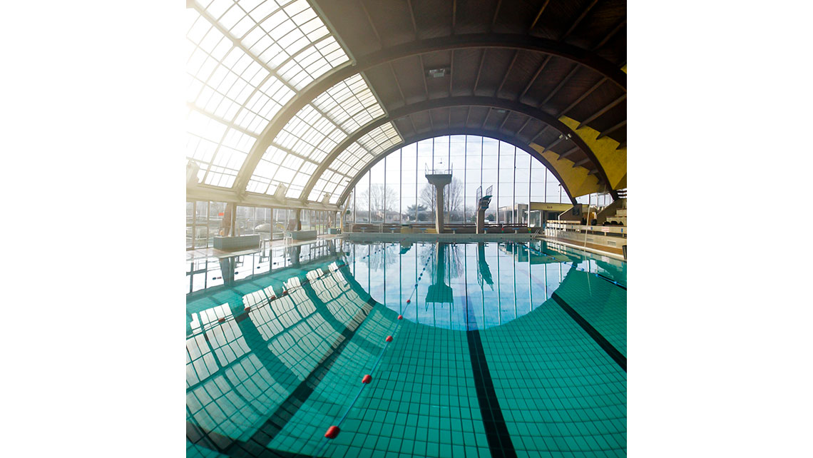 Photo du bassin de la piscine Galin à Bordeaux ; © Richard Nourry