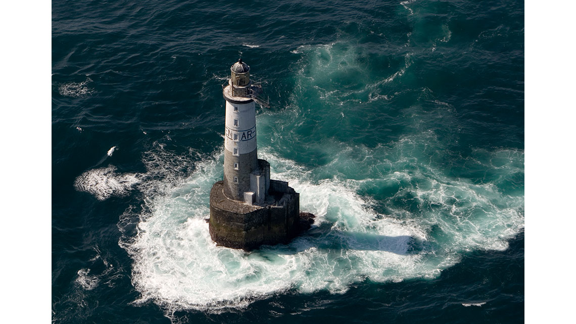 Vue aérienne du phare d'Ar Men ; © Richard Nourry